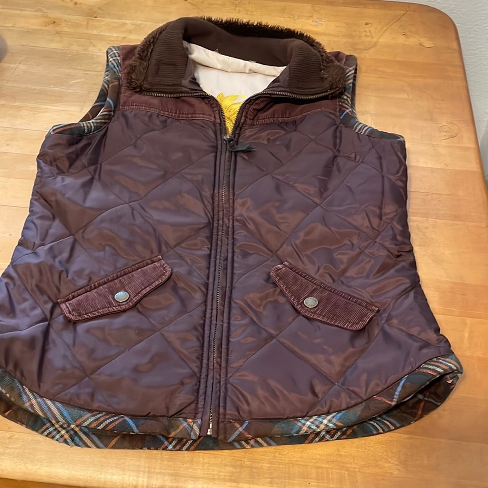 CABi vest in brown. Size medium. Never worn